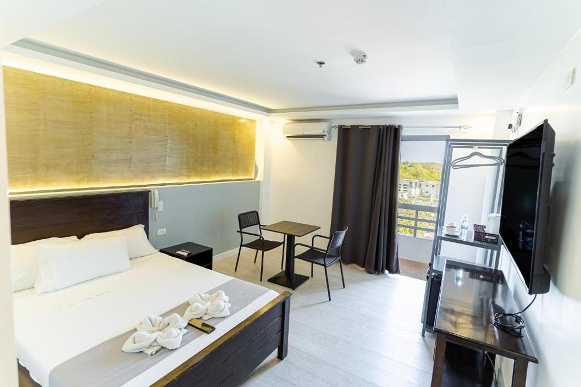 Spotlight Hotel Near Hundred Islands Wharf Alaminos Extérieur photo