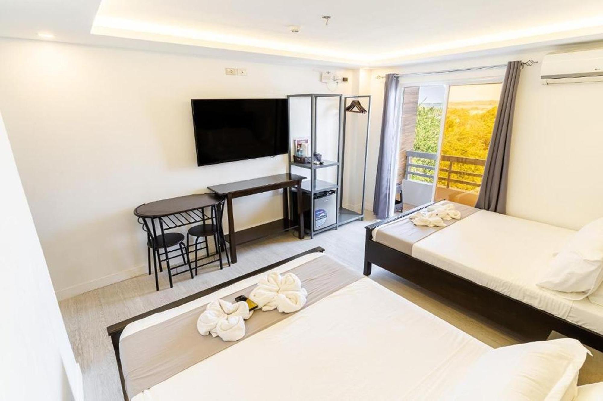 Spotlight Hotel Near Hundred Islands Wharf Alaminos Extérieur photo