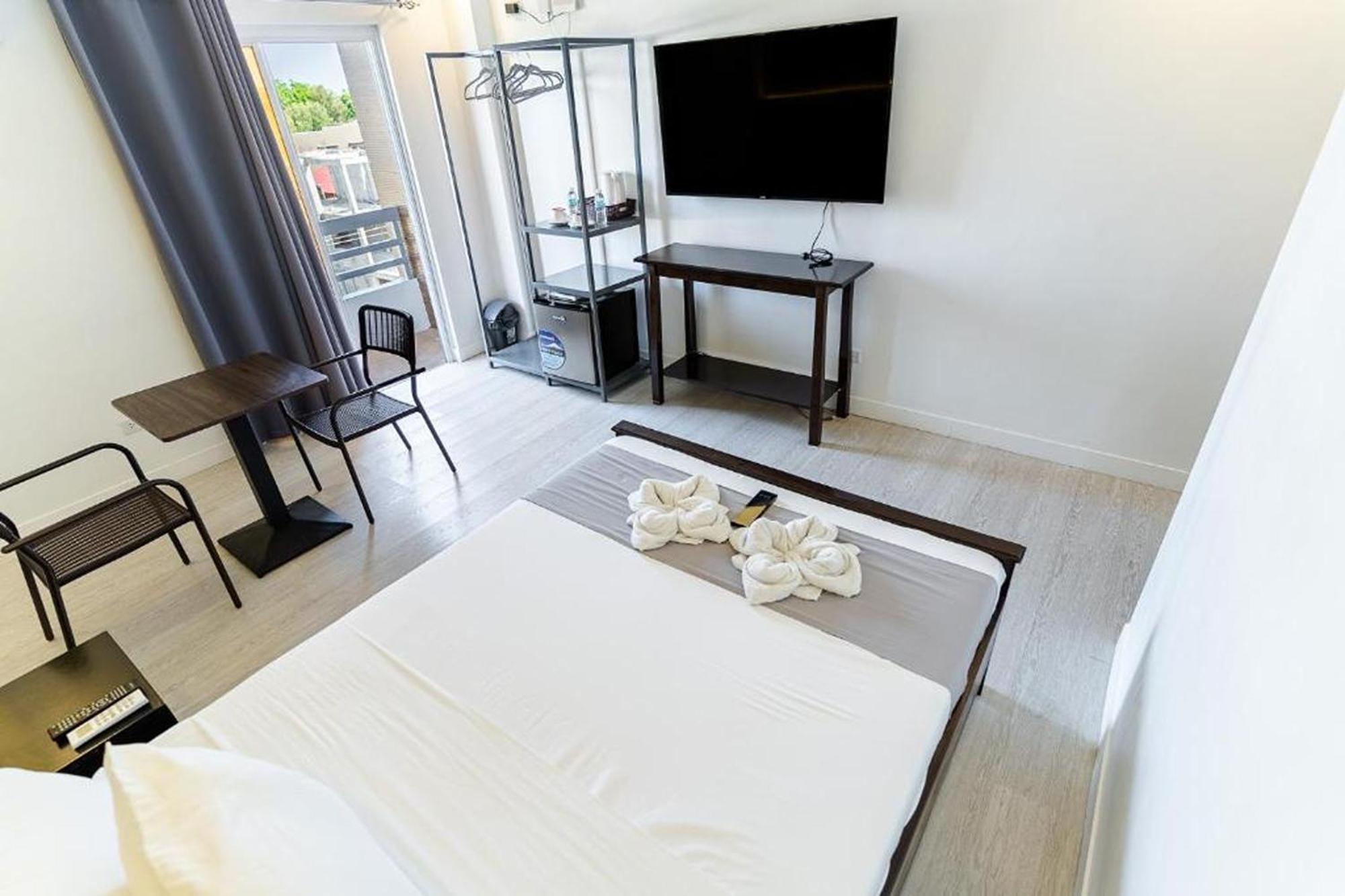 Spotlight Hotel Near Hundred Islands Wharf Alaminos Extérieur photo