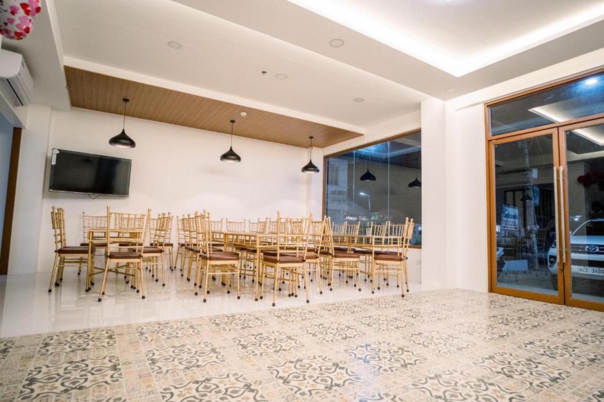 Spotlight Hotel Near Hundred Islands Wharf Alaminos Extérieur photo