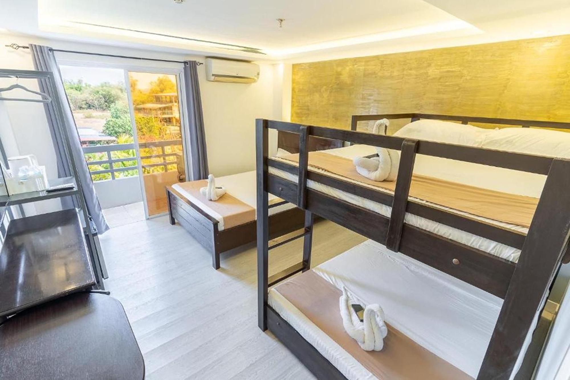 Spotlight Hotel Near Hundred Islands Wharf Alaminos Extérieur photo
