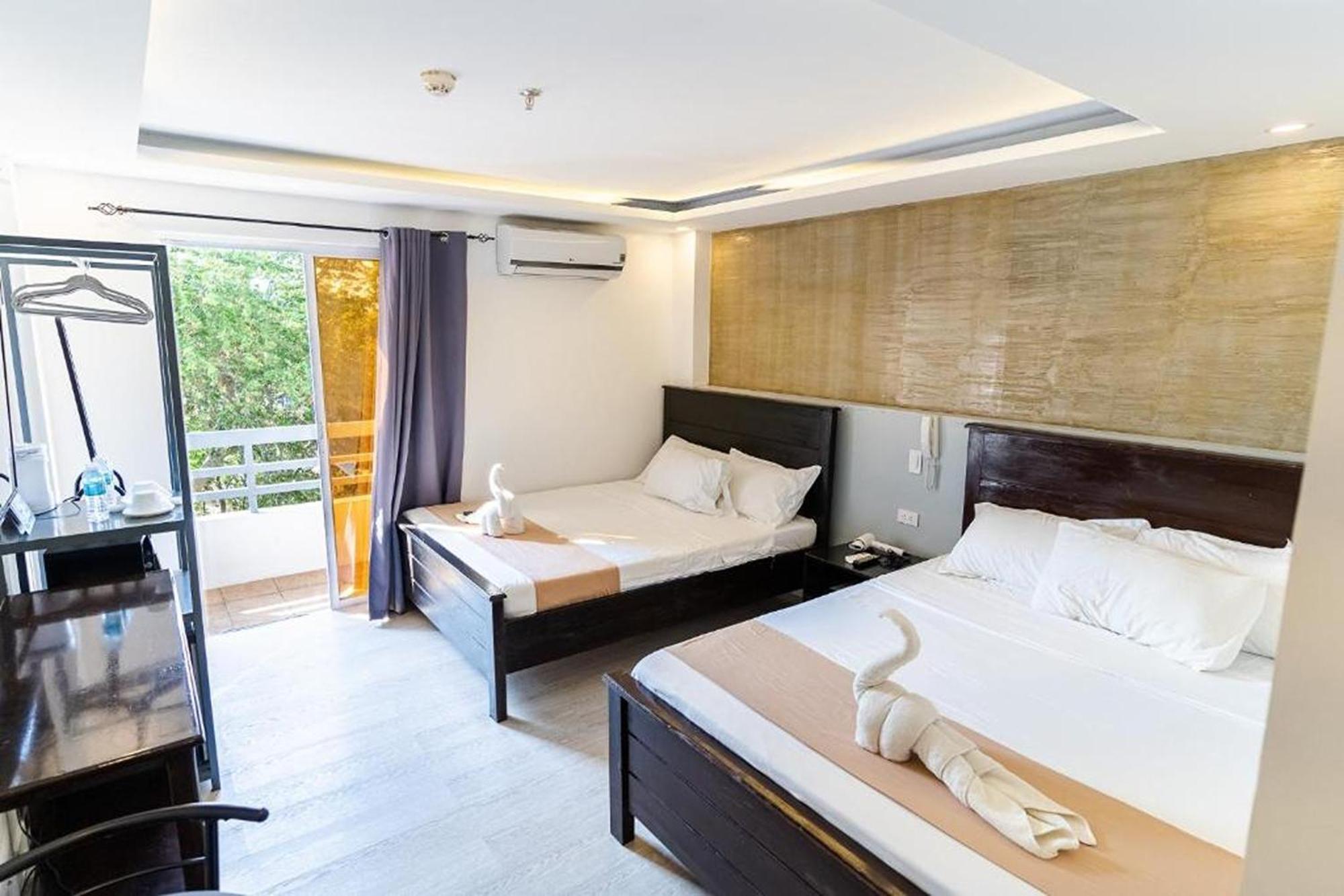 Spotlight Hotel Near Hundred Islands Wharf Alaminos Extérieur photo