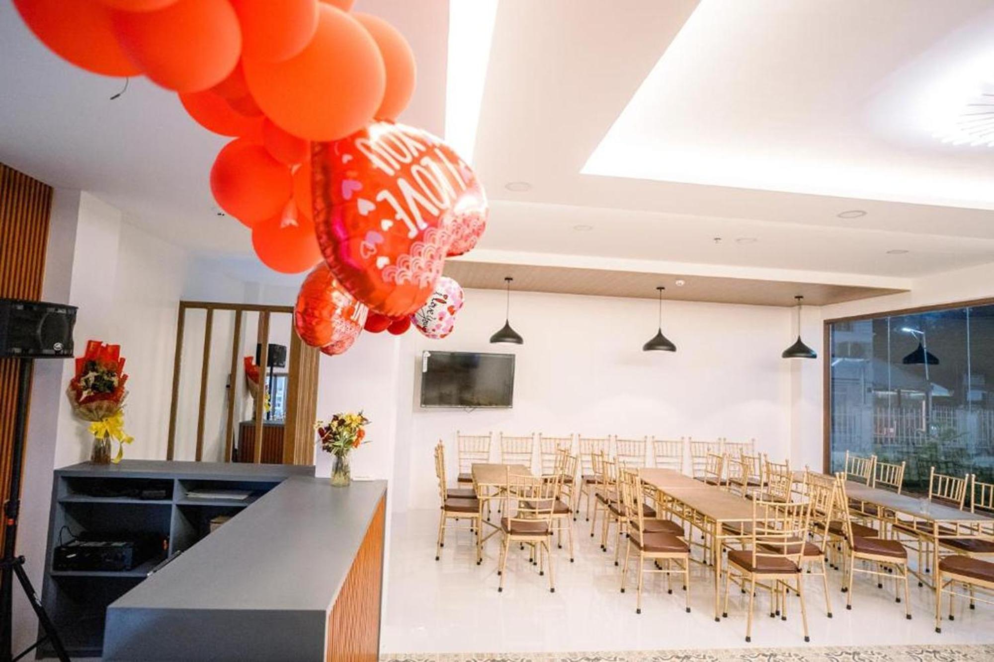 Spotlight Hotel Near Hundred Islands Wharf Alaminos Extérieur photo
